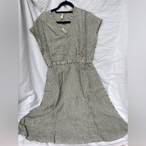 NWT - Grae Cove dress